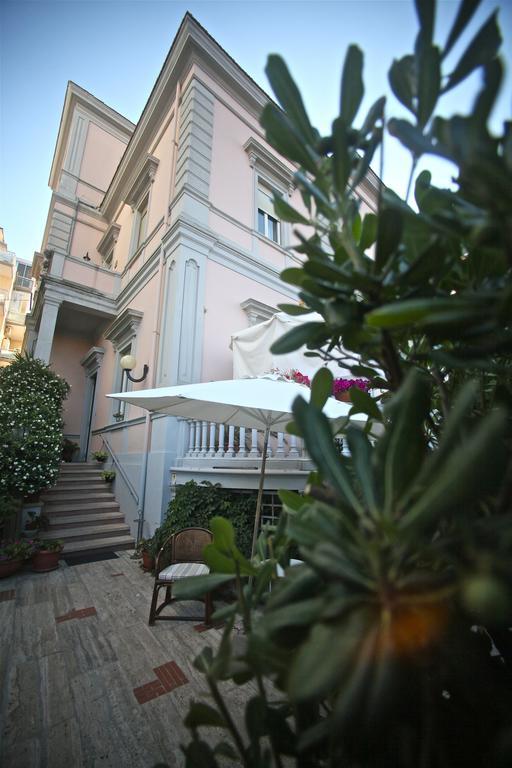 Villa L'Aurora เปสการา ภายนอก รูปภาพ